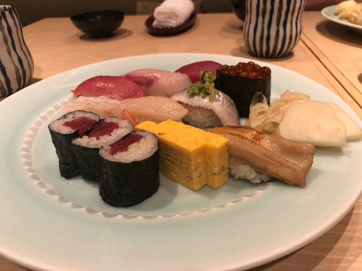 hirohi3's tweet photo. I'm at すし 勘六 in 新宿区, 東京都 https://t.co/ZecqoQv4HV https://t.co/75ov9bps1Y