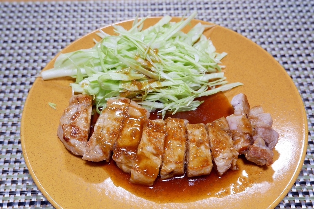 「チューブのしょうがを後から追加したの?」ってくらい、しょうがの味がハチャメチャにつよい焼肉のタレ #かんたん調味料 https://t.co/O7jiTtX0NE 