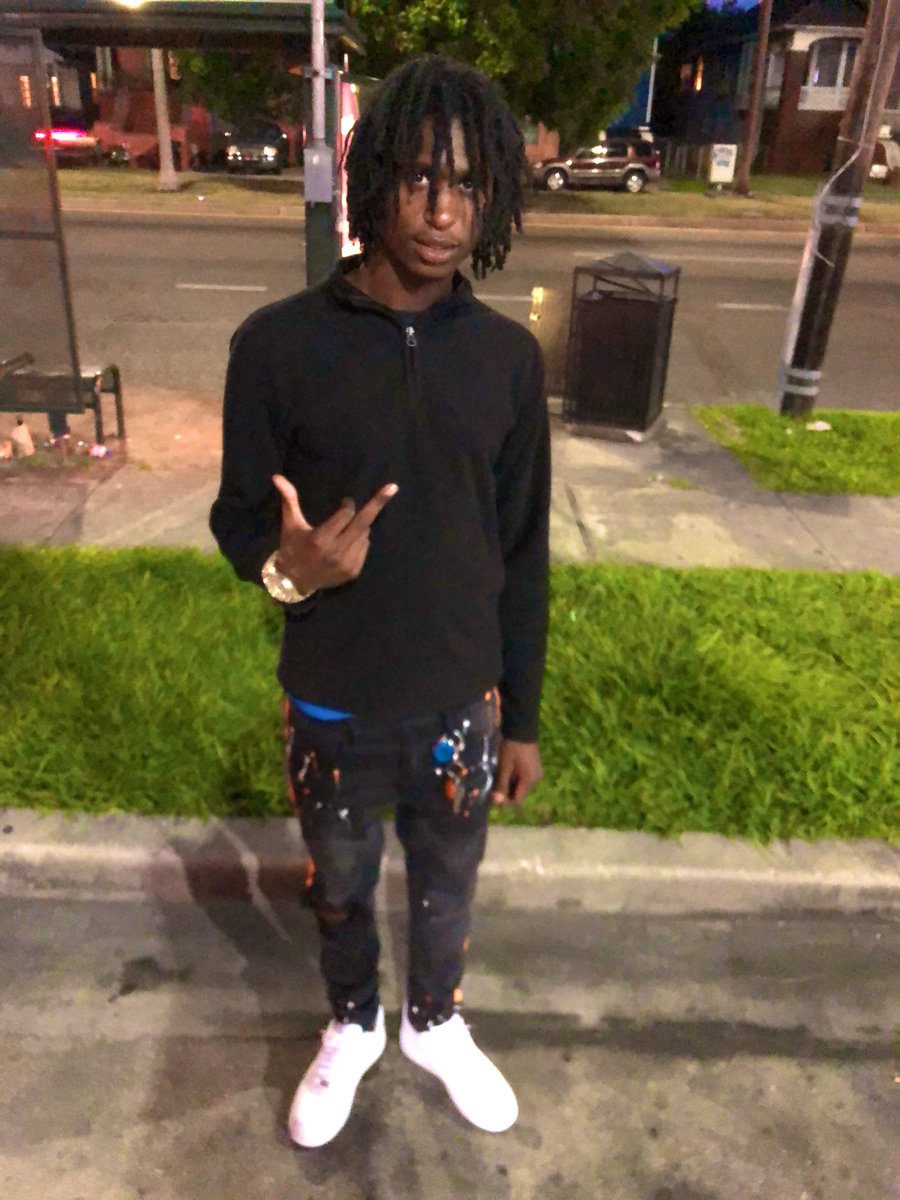 7double00_'s tweet photo. How tf I’m Rookie, Ima GOAT #ZoeLivin🤙🏾🇭🇹 #4Baby💙 https://t.co/hCEU2VOsaU