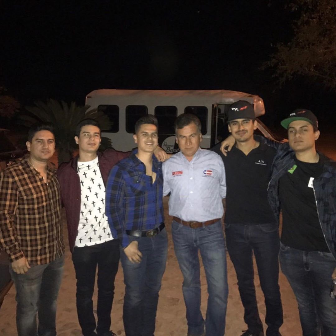 moppetsdeRC's tweet photo. Repost• @regulocaro Feliz dia del padre!! Gracias por todos los consejos que nos das, y por siempre preocuparte por nosotros🙌🏼😬👨🏻 y feliz dia del padre para todos uds que nos leen #TeamMoppets #VivaLaMoppetiza #MoppetsDeReguloCaro 🐸 https://t.co/hb9UOI5cYt