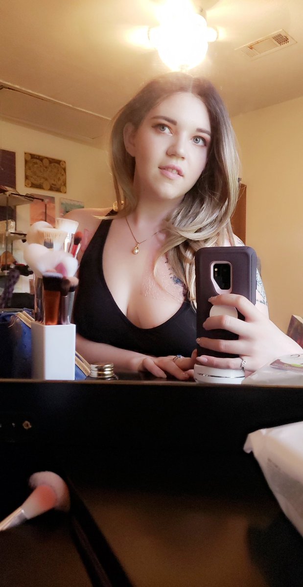justmoreletters's tweet photo. You didnt know you can just be anyone you wanted? Imagine that #selfie #makeup #stangirlgroups https://t.co/uJ1HRC17TZ