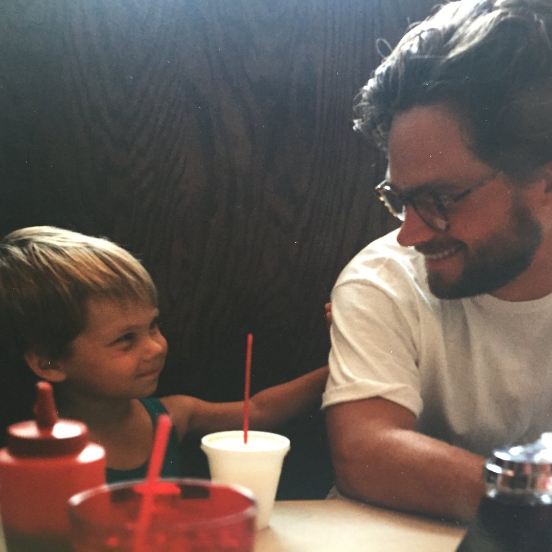 Sterek_anarchys's tweet photo. #HappyFatherDay 
I lost my father a year ago after coming back from a trip and I couldn't see him.  Luckily before that trip I had the opportunity to tell him that I love him.  So I give my best wishes to the father of my idol.

#DylanOBrien @dylanobrien https://t.co/TFmF018Axn