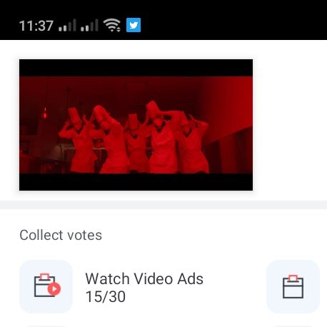   #StaysOnTrack : MONDAY perfect instance of what it means to be a stay: trying to vote/stream at the same time but u get a notif from stray  @Stray_Kids because they keep feeding you so well with content  #스트레이키즈  