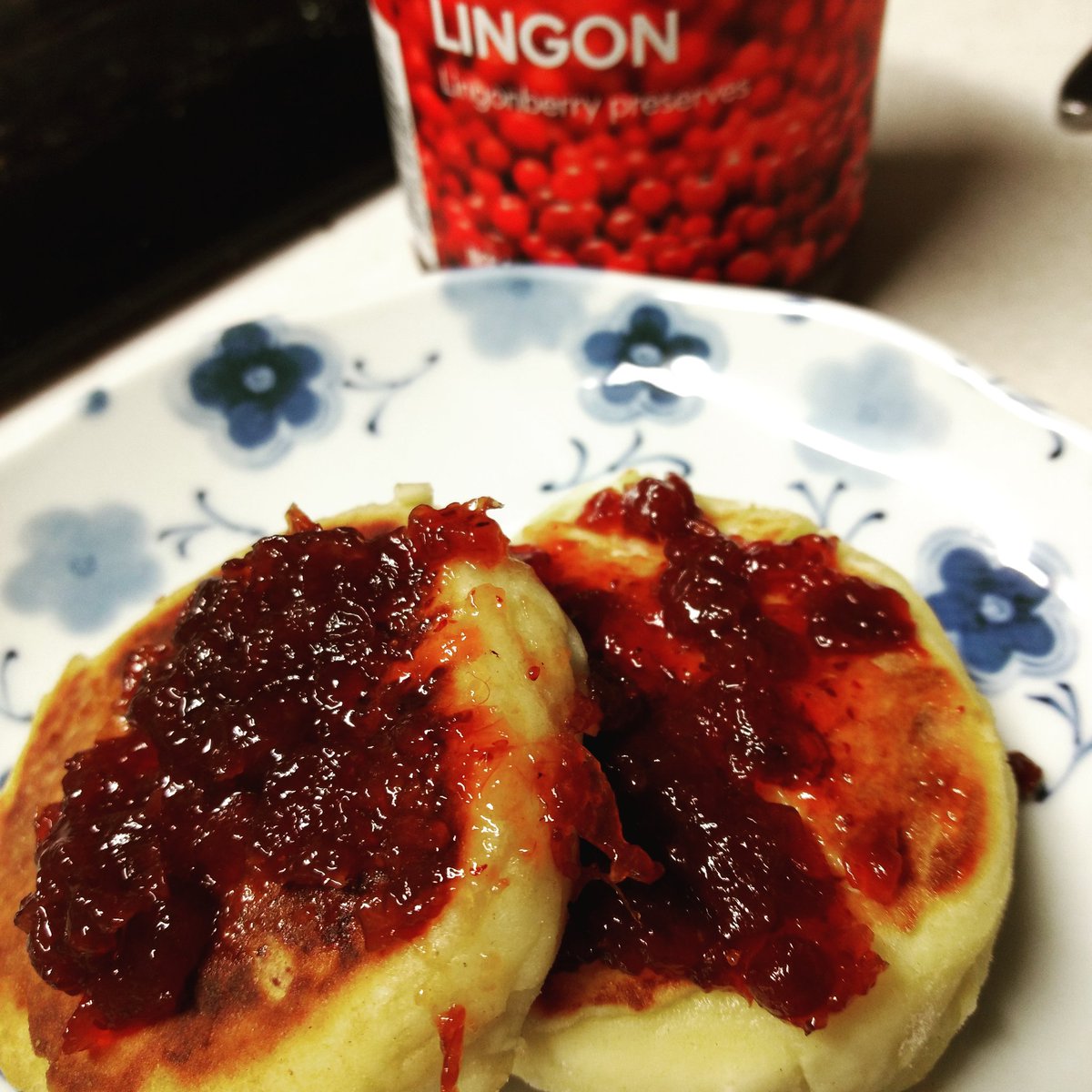 hellyeahcorks's tweet photo. And served them up with some Lingonberry jam I had in the fridge! Easy and not too sweet! #russianfood #isolationcooking #quarantinecooking #putitinmyface https://t.co/O4Akso4fct