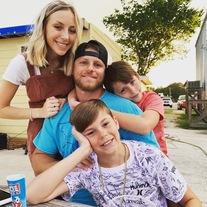 brooksy_55's tweet photo. It’s what I do! It’s who I am! #father #fatherday2020 #lovethem #family #texas #oakiesyardhouse #kemah https://t.co/oE0OY0BM41