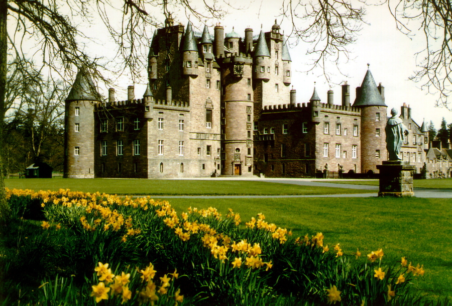 CastleRealtor's tweet image. Glamis Castle

Location: UK
Built: 1372
Price: $1M in gold and gems found in a chest in the Rockies

Mentioned in a certain Scottish play, this castle has its own tragic history. Ghost stories abound, so potential buyers must screw their courage to the sticking place. 
#castles