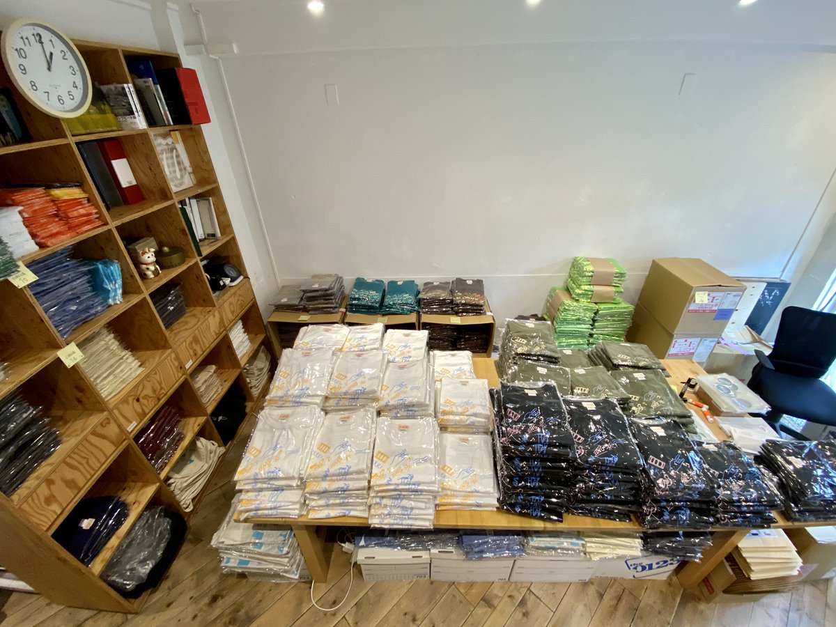 CIRCLE_FUKUOKA's tweet photo. 大変お待たせしました！本日からオフィシャルグッズの発送を開始します。7月上旬までに発送完了を目指して頑張ります！グッズを注文していただいた際、備考欄にお寄せいただいた暖かいコメントは全て読ませていただいてます。改めて感謝申し上げます。
#CIRCLE20 https://t.co/PkntlX0jjP