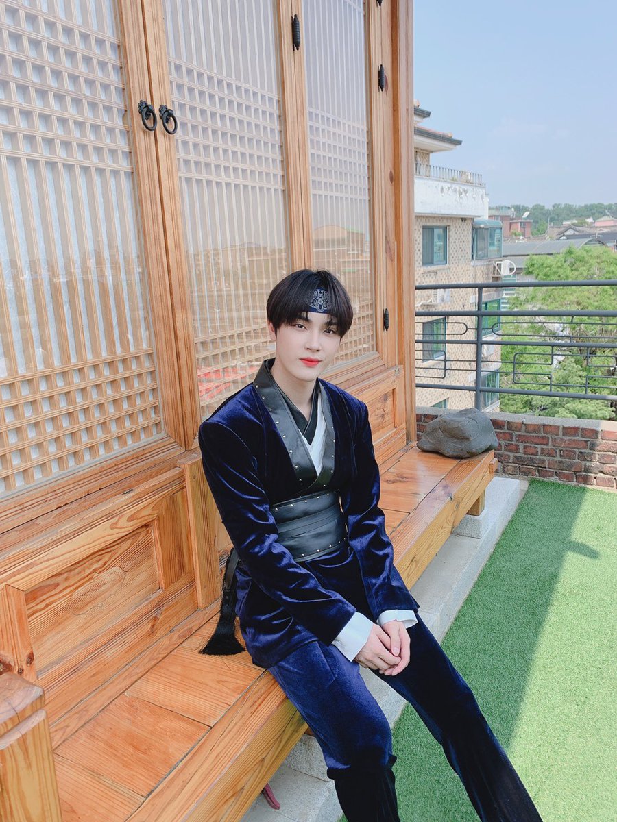 WE_THE_BOYZ's tweet photo. [주학년] 주화랑입니다아ㅏ 
화창한 하루되세요😁 https://t.co/SIMe41ZPhF