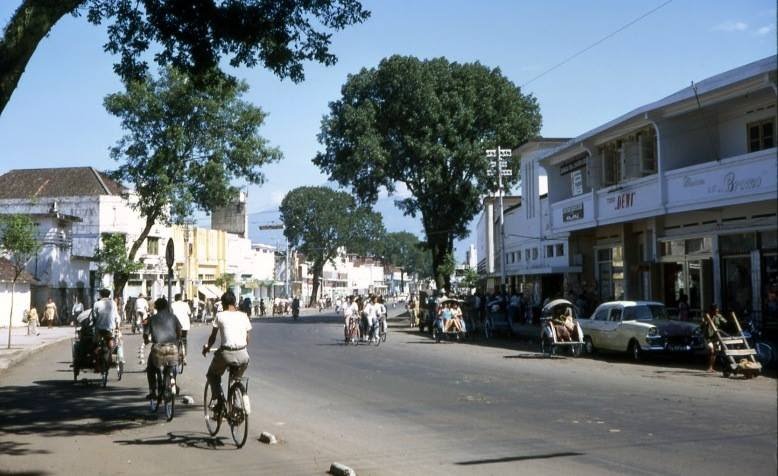 SejarahRI's tweet image. Berbagai sudut Jakarta sekitar tahun 1965-1970.

493 tahun Kota Jakarta.