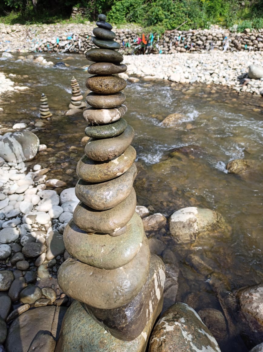 SalmanAhmadRat1's tweet photo. Stone stacks
#stonestacking
#balancingstones
#peaceofmind https://t.co/zrrD2j7yMz