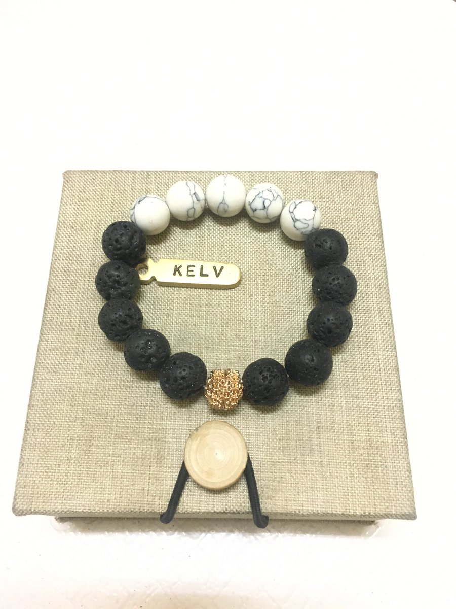 regardless_pyw's tweet photo. @Scripp_T Pamper Your Wrist 📿
Worldwide delivery 📦          whatsapp only +233 20 821 6466
#beads #ghana #gh #accraghana🇬🇭 #bracelets #african #africanbeads #africanbracelets #giftideas    PLEASE RETWEET 🙏🏾🙏🏾 https://t.co/V7rlJnEkr9