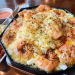 エビとチーズが口いっぱいに広がる!？バーナーでこんがり炙った「エビチーズフォンデュ」!