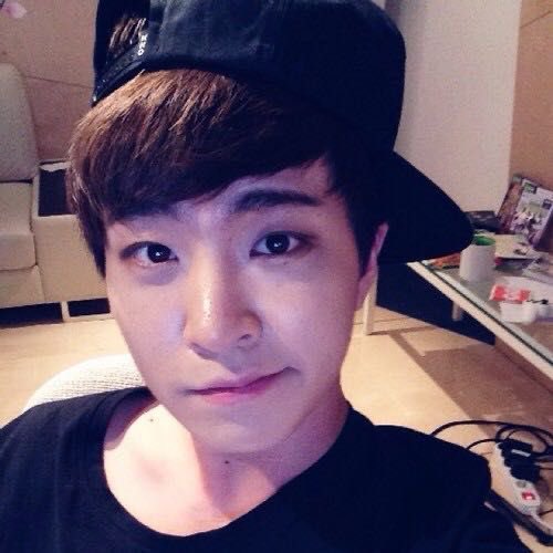 Choi Youngjae- lahat na lang ng bagay tinawanan - kahit seryoso na yung teacher nag pipigil pa din ng tawa- always included sa noisy list kasama si Jackson- bigla bigla na lang kumakanta