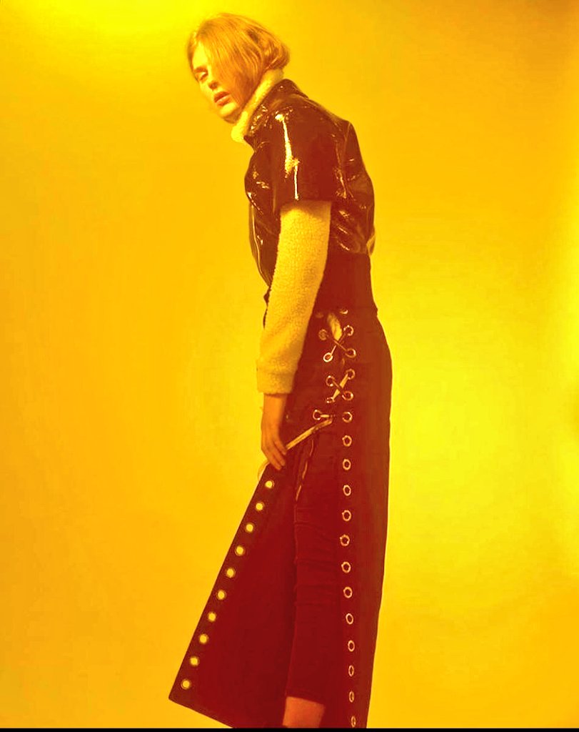 Swimon_Says's tweet image. 𝕐𝕖𝕝𝕝𝕠𝕨 Rᴇᴘʀᴇsᴇɴᴛs 𝕤𝕦𝕟𝕝𝕚𝕘𝕙𝕥