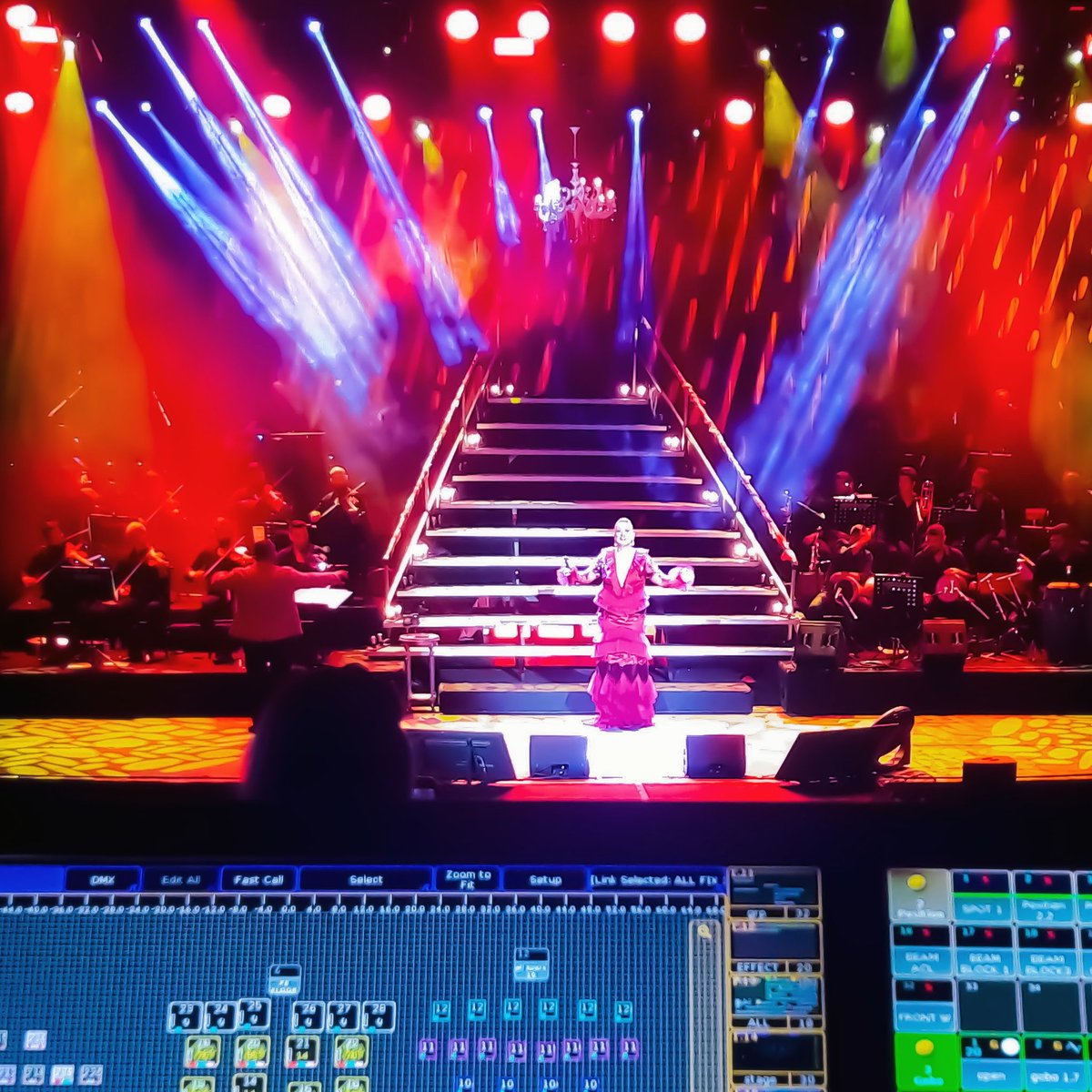 Lightdesinger's tweet image. 