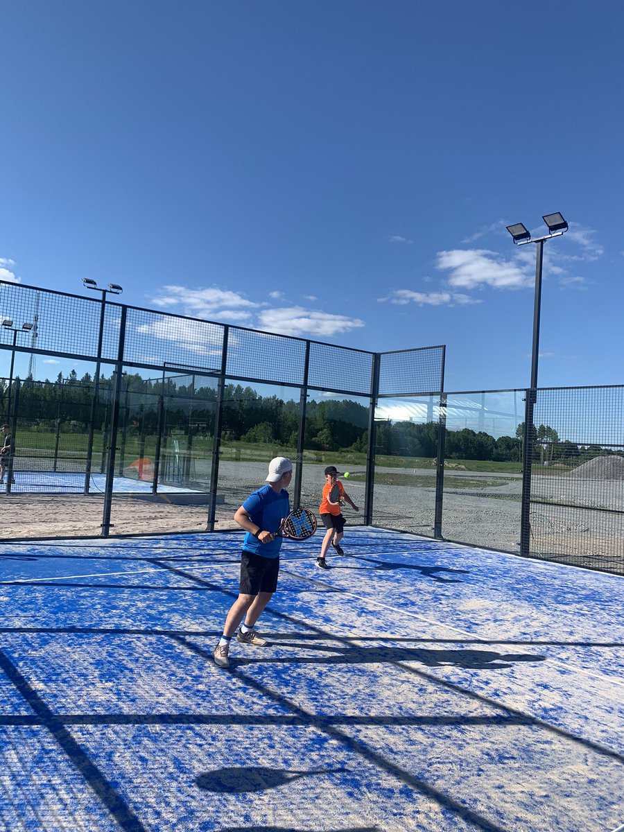 PadelVihti's tweet photo. Junnuenergiaa kentillä💪🔥

#padelvihti #padel #visitvihti https://t.co/nPewRpLmhb