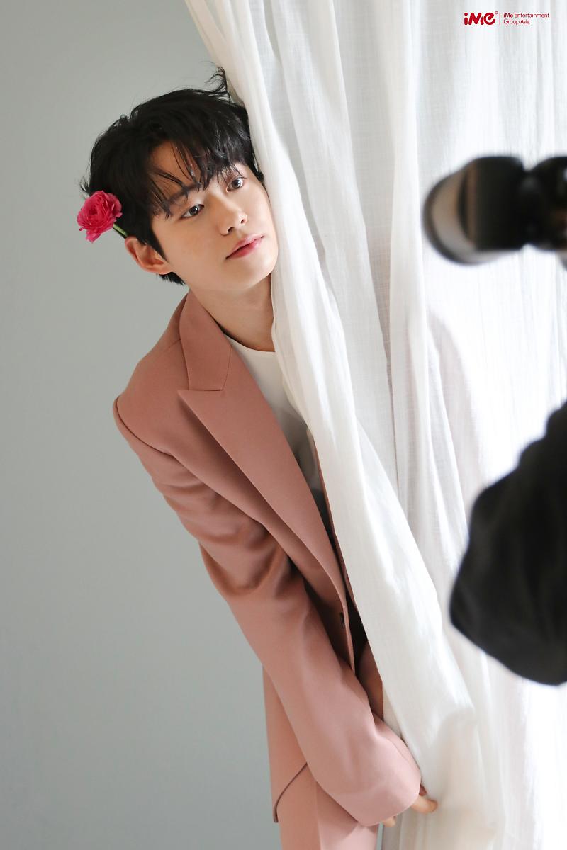you've reached the end of this thread, yay!!!  thank you for staying awhile to see this thread~ i'll come again with another thread so you can meet this handsome model again! 