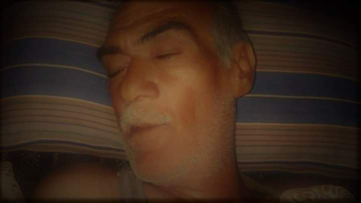 abds02747's tweet photo. وفاة رجل إثر إصابته بجلطة قلبية بعد رؤيته صورة ابنه من بين صور قيصر المسربة
#قيصـــر https://t.co/7kRc6Z9iKi