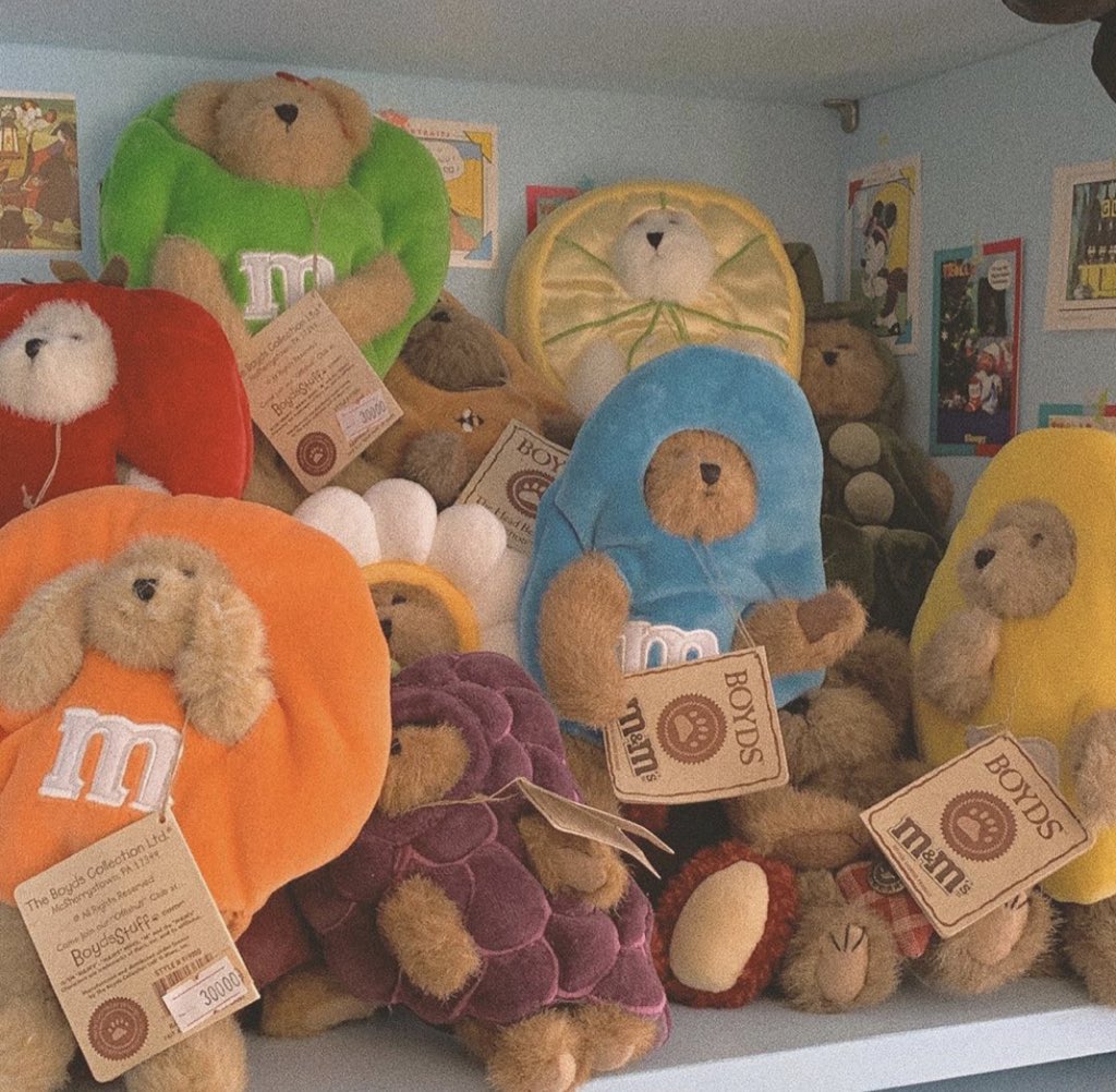 ชอบร้านนี้มากของเล่นก็น่ารักโทนสีก็น่ารัก ไม่เบื่อ