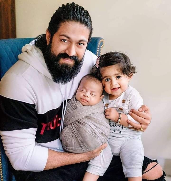 RagnaaRocky's tweet photo. Can I Expect 100 Likes For This.... 😍

#Ayra #JrBoss #CutestaPicinInternet

#SpreadYashism ✊
@TheNameIsYash BOSS | #KGFChapter2 https://t.co/861vbFLwLg