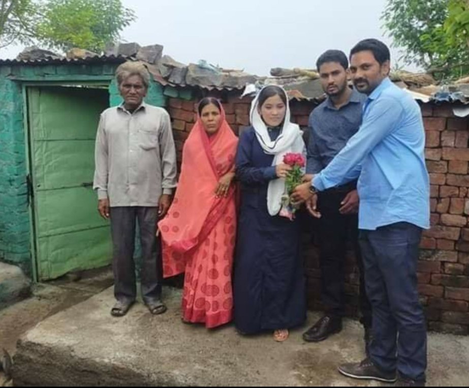 AbdurRahman_IPS's tweet photo. Waseema Shaikh of vil Sangvi, Tal Loha, Nanded, Maharashtra belongs to poor family &amp; got education from govt school. She came 3rd in girls in recent MPSC exam, selected 4 Dy Collector post. A huge success, she is going to inspire millions of poor, deprived students.
#MPSC_RESULT https://t.co/bPiDIcMuwq