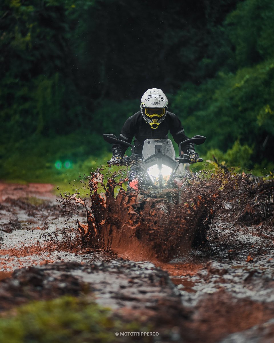 AssamBikers's tweet photo. Some amazing off road fun, best experienced with bikes like the @HeroMotoCorp Xpulse 200 &amp; the @KTM_India 390 Adventure.⁣
⁣
Unseen Trails and route map on @kogotrips
📸 IG/mototripperco ⁣
⁣
#AssamBikers #HeroMotoCorp #Xpulse200 #KTMSixmile #KTM390Adventure #NortheastIndia https://t.co/SJMYpeVoUx