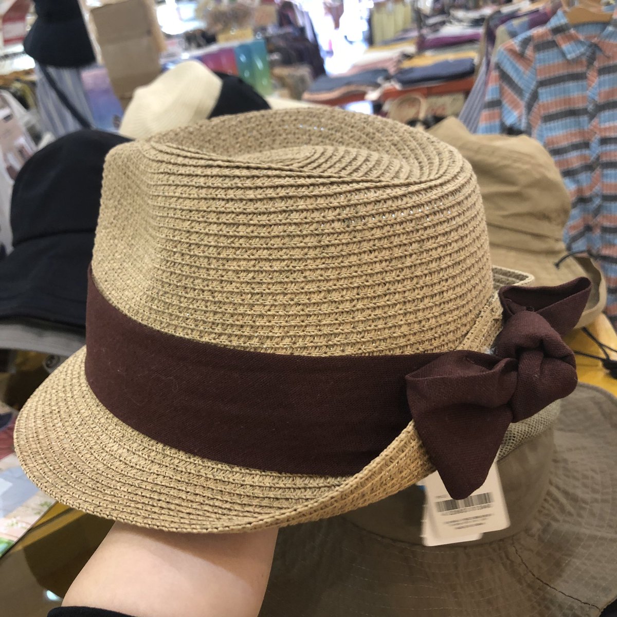 crystaljoy_hon's tweet photo. 夏物帽子沢山入荷しております♪
紫外線対策にいかがですか？

写真のものは全部1500円＋税

その他にも1500円で他のデザイン、2500円、2800円などの帽子もあります！ https://t.co/wH6ejS8BhJ