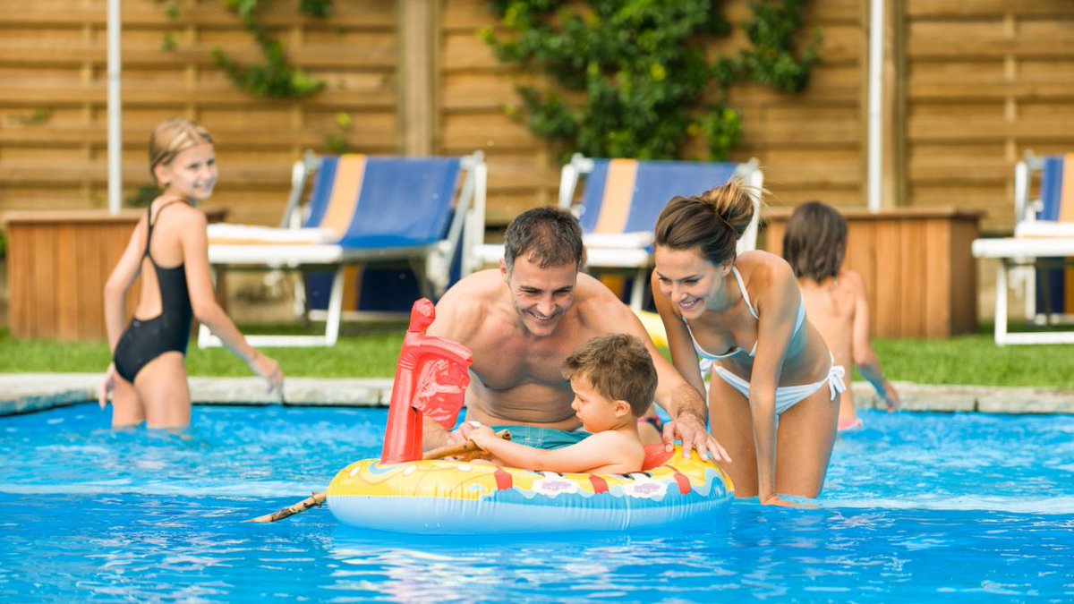 BigMatMMunoz's tweet photo. Cuida de tu piscina 👇 y de tu familia, lo tienes fácil 
✅ https://t.co/9hTICKwF8W

#AccesoriosPiscina #mantenimiento #Piscina https://t.co/E0snWJ2u2R
