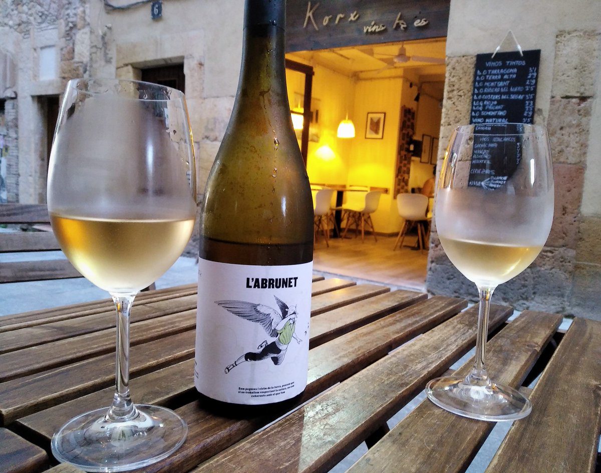 ADHalliwell's tweet photo. 2019 #Labrunet from @CellerFrisach.
Very interesting #WhiteGrenache from one of the most dynamic cellers in #TerraAlta. Pretty deep gold colour, lots of favour and great acidity. More savoury than fruit-driven.
https://t.co/QR1uWgFTro https://t.co/cXokkb9SqL