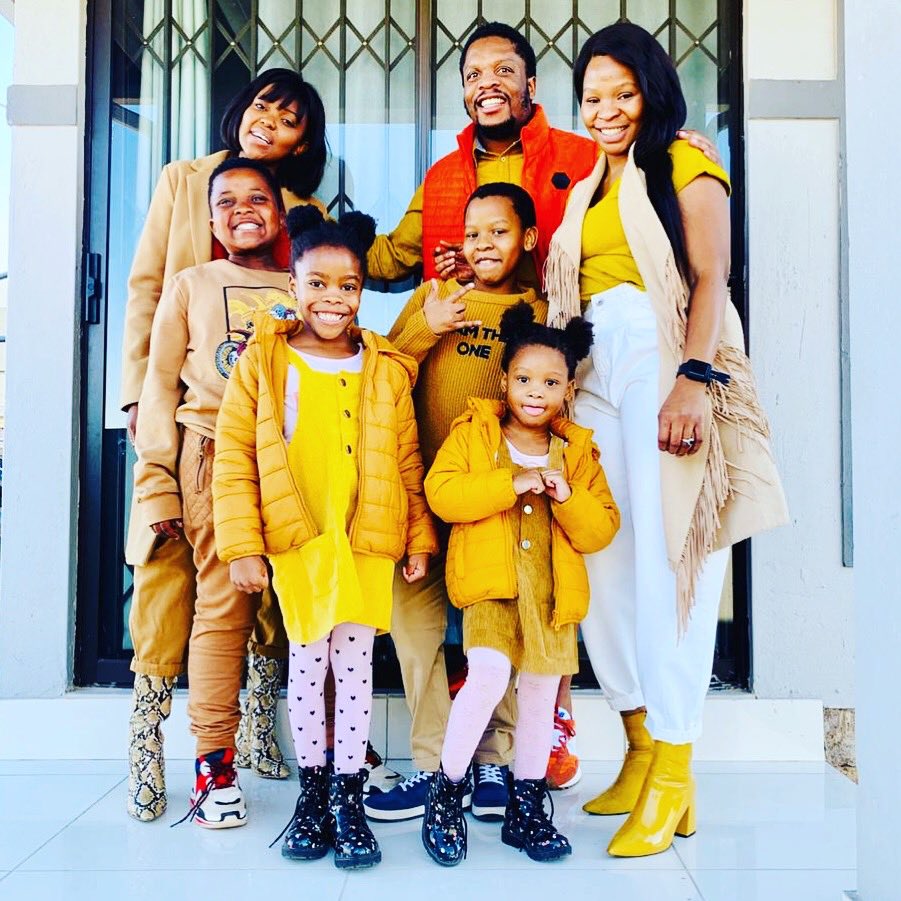 esimanao's tweet image. LaFamilia❤️