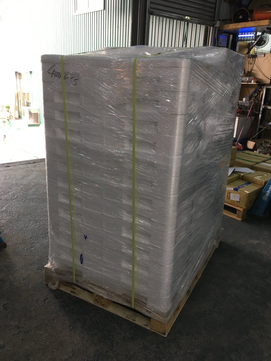QiangfengE's tweet photo. SAMSUNG 32 INCH LSC320AN10  SHIPPING https://t.co/htQaMufCgX