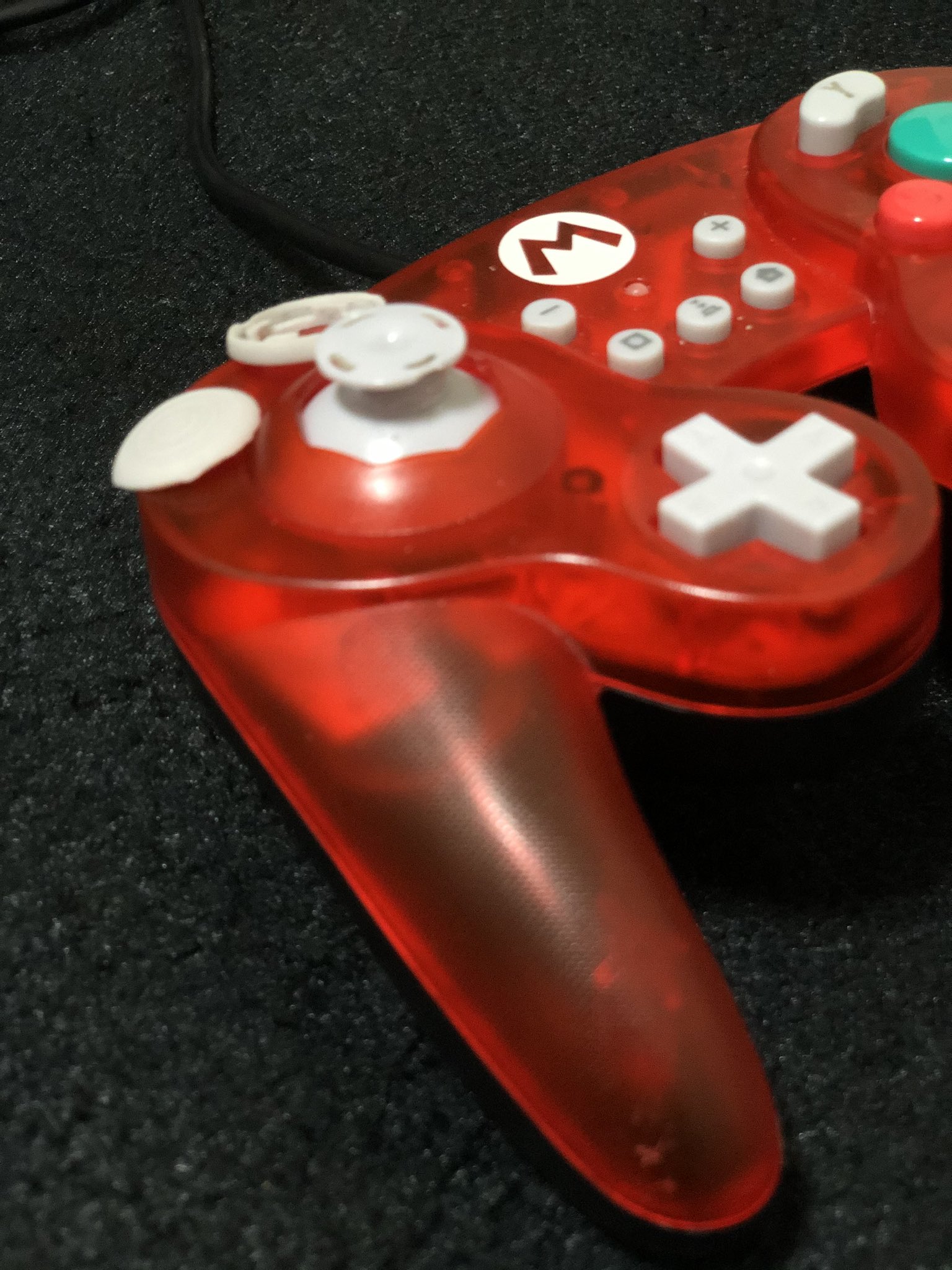 レイ 偽者 歴代のコントローラーくんたち 非常に使いやすいけどスティックゴムが弱いのが難点 スティックだけ交換 しようと思い 部品発注するもgcコンと穴の形状規格が異なるため交換できず4ヶ月周期で新品買ってます 今日 新品届きましたけど次は10月