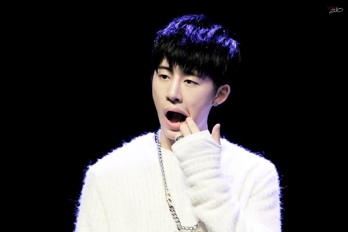  #HANBIN ไหนๆ คุมหมอขอดูฟันหน่อยว่าผุอ้ะป่าว