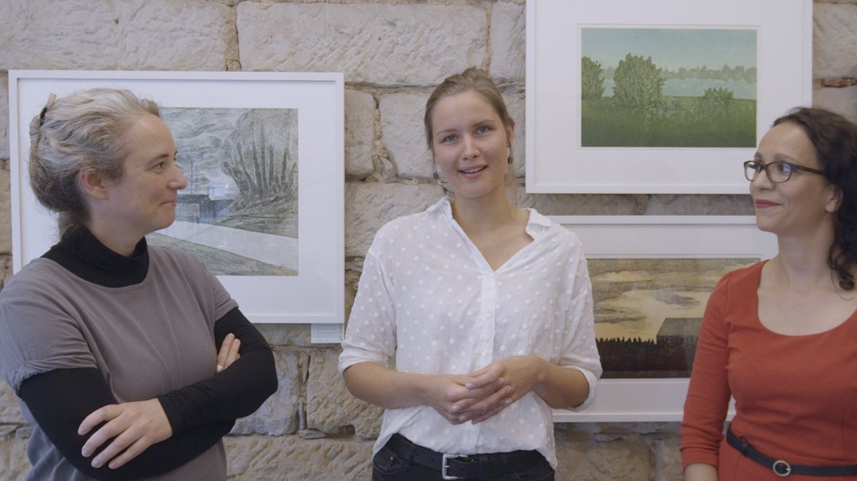 Die Künstlerinnen selbst geben uns einen Einblick in die Ausstellung und sprechen über einzelne Exponate:

art+form Künstlerrundgang mit Franziska Neubert und Petra Schuppenhauer:

youtu.be/BMNSsoVIzUY

#druckgrafik #artundform #dresdenneustadt