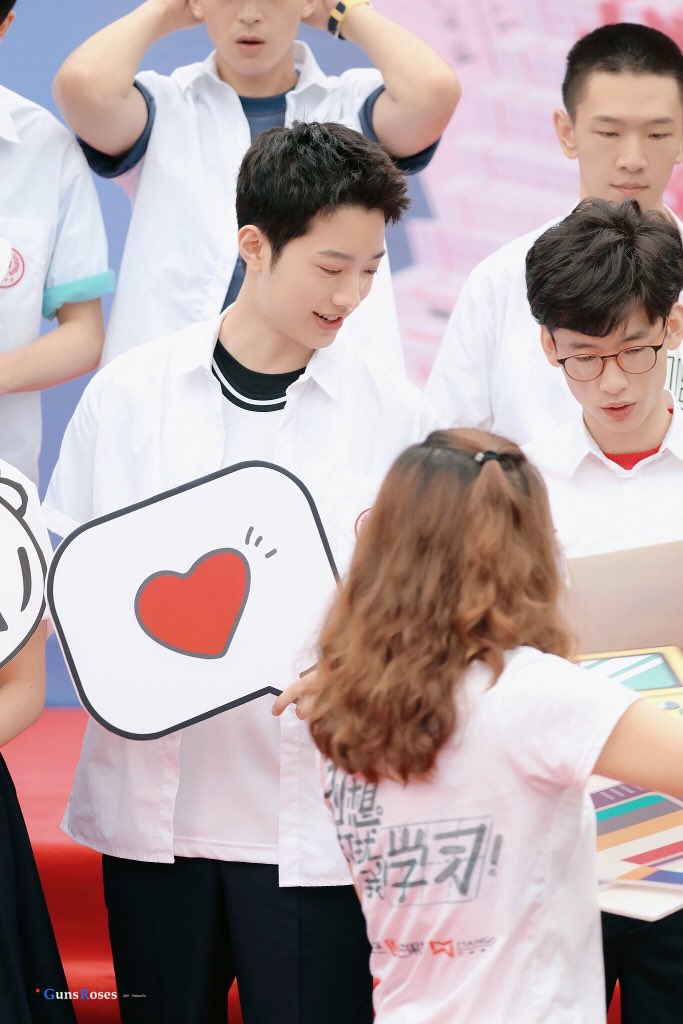 GunsRoses0923's tweet photo. 2020.06.22 HQ

Taipei Senior?
#赖冠霖 #라이관린 https://t.co/3Bv5pOr17V