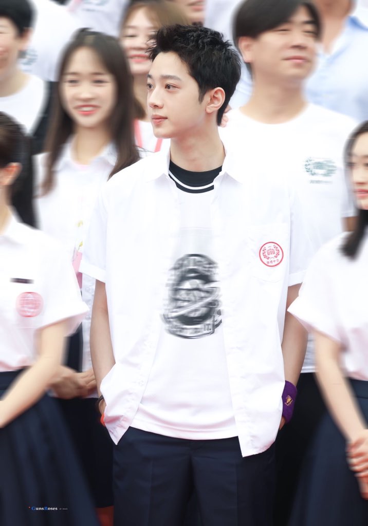 GunsRoses0923's tweet photo. 2020.06.22 HQ

Taipei Senior?
#赖冠霖 #라이관린 https://t.co/3Bv5pOr17V