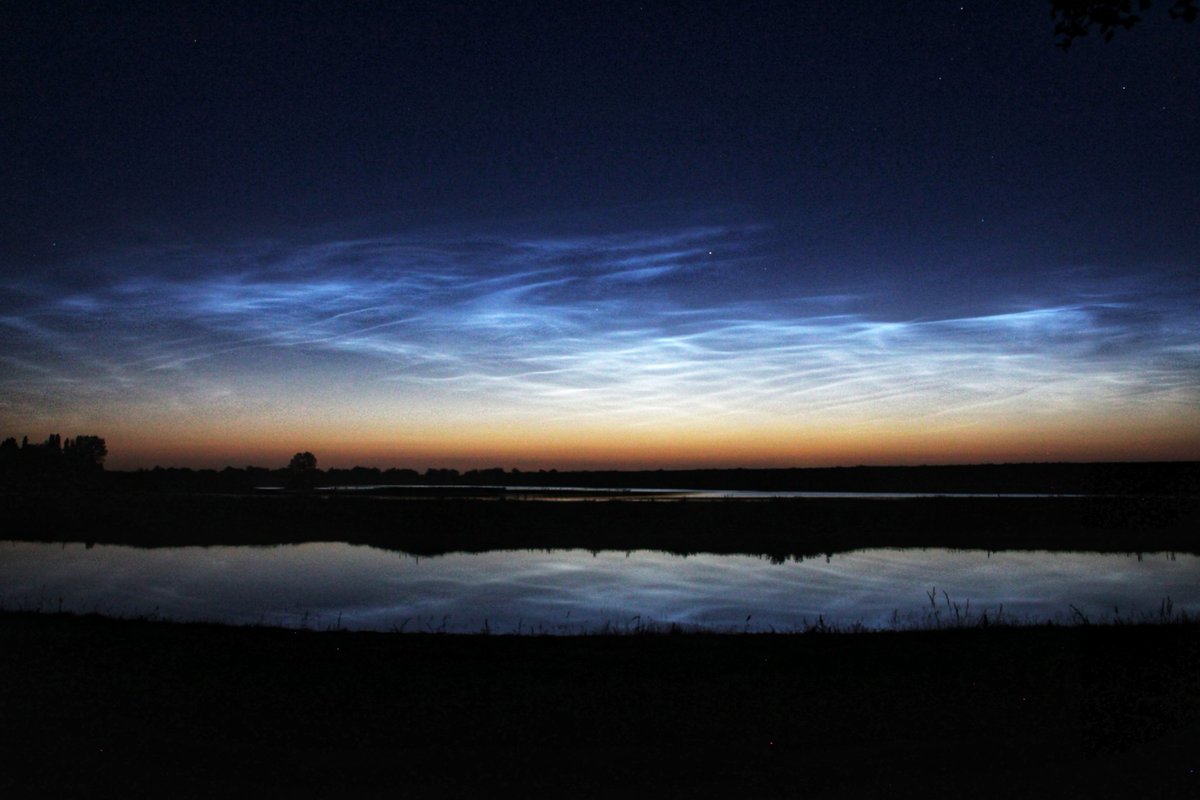 Noctilucent clouds looking NNE from Freiston Shore, Lincolnshire UK 2.28am 22.06.2020

@StormHour @NLCalerts @ThePhotoHour @metoffice @LincsSkies #nlc #nlc2020 noctilucentclouds #clouds #thenightsky