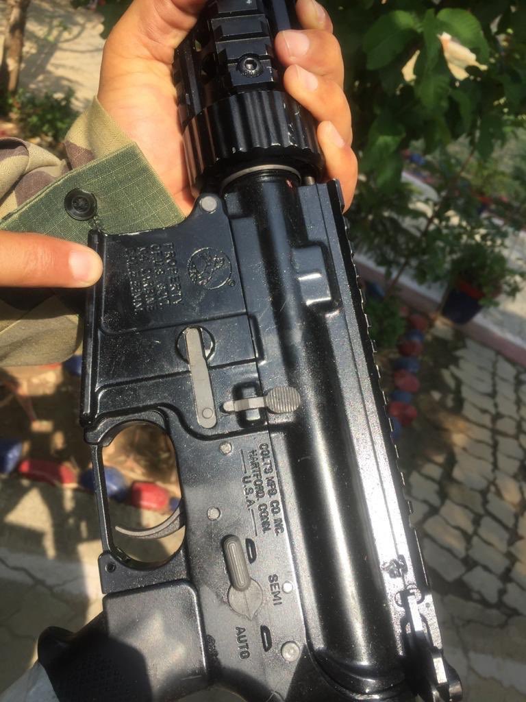 actmukeshkhanna's tweet photo. मैंने अपनी पिछली विडीओ में देश की मिलिटेरी और उनकी यूनफ़ॉर्म को अपमानित करती हुई वेब सिरीज़ बनाने वाली को बहुत खरी खोटी सुनाई थी। आज मैं देश की की पेरा मिलिटेरी फ़ोर्स BSF के जवानों की भूरि भूरि प्रशंसा करना चाहूँगा जो सदैव सतर्क और चोक्कने रह कर देश की सीमा की रक्षा करते हैं। https://t.co/vCZTJlb3r9