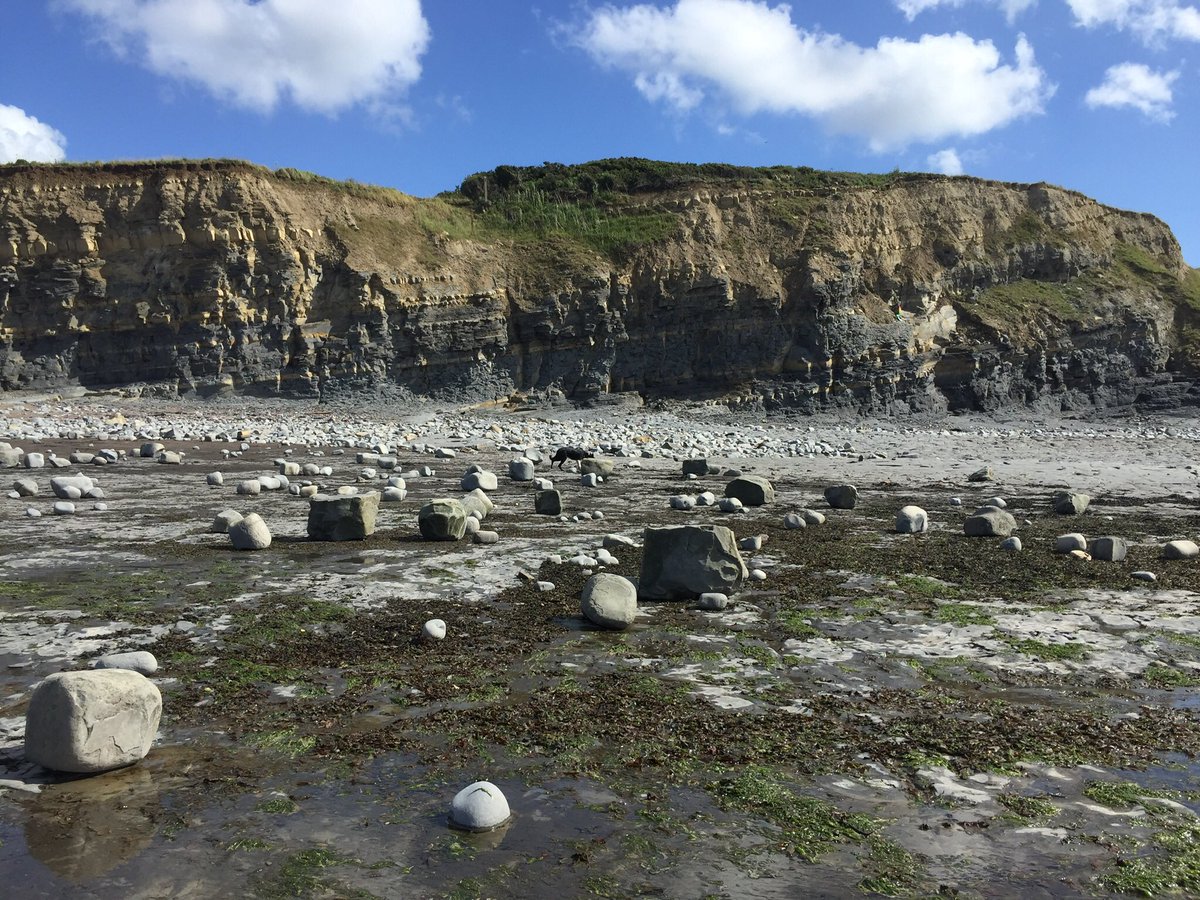 JShadrick6's tweet photo. Being near the coast is one of many perks of escaping London in lockdown  #rockcoast #shoreplatform https://t.co/JAZ1Sc5uZH