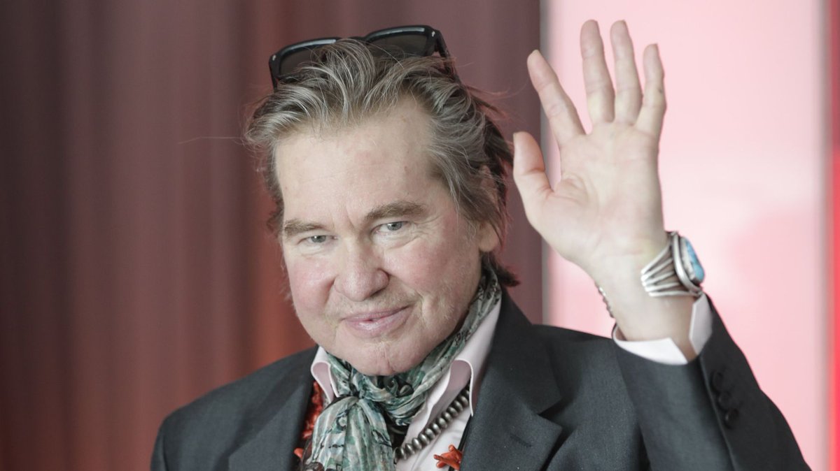intl_connection's tweet photo. Val Kilmer Says He Feels 'Wonderful' 4 Years After Throat Cancer Battle https://t.co/YNCpxciUvg https://t.co/LPwV9QV5m2