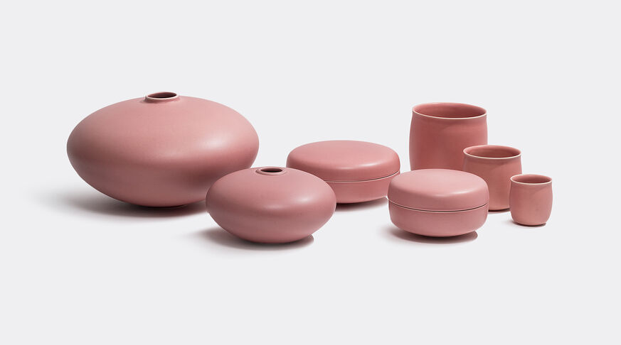 frankbrosdesign's tweet photo. NEW on @store_wallpaper #Raawii @wallpapermag #DenmarkDesign #AlevSiesbye #SHOPnow #DeliveringWorldwide https://t.co/fHegDujtDz https://t.co/2fpOcvOlyI