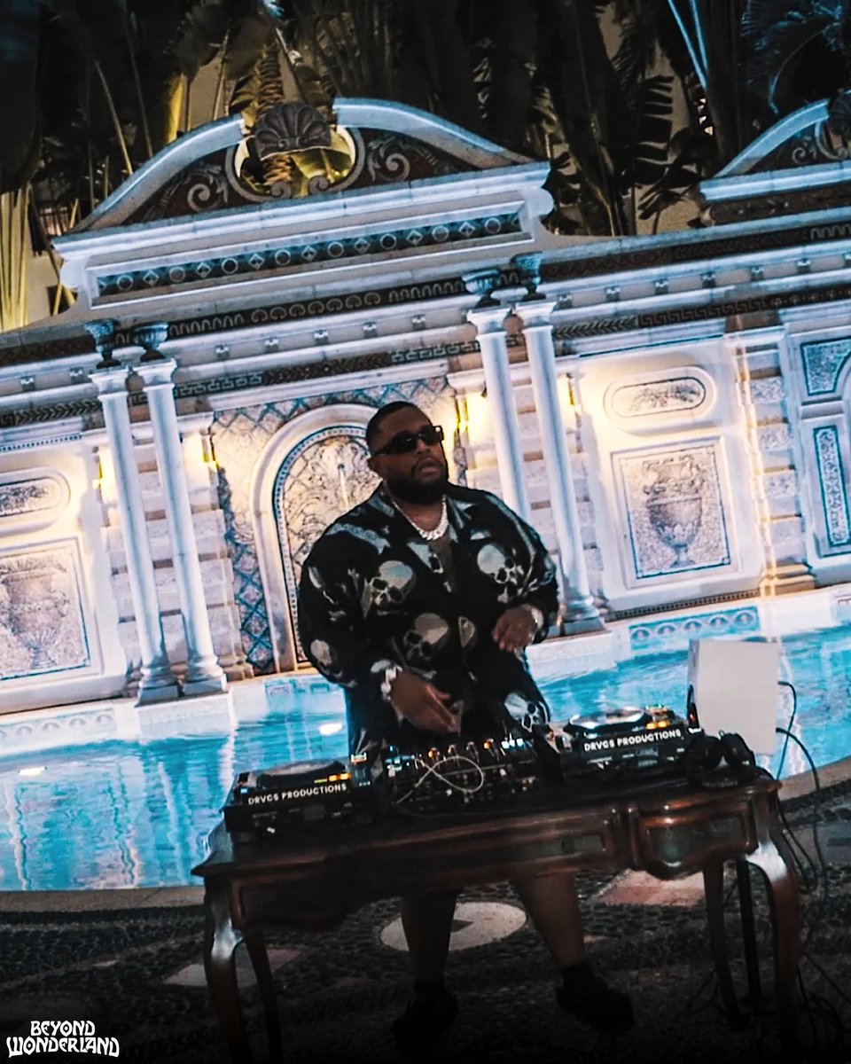 Carnage @ Versace's Mansion
EDMTunes Live Stream Awards