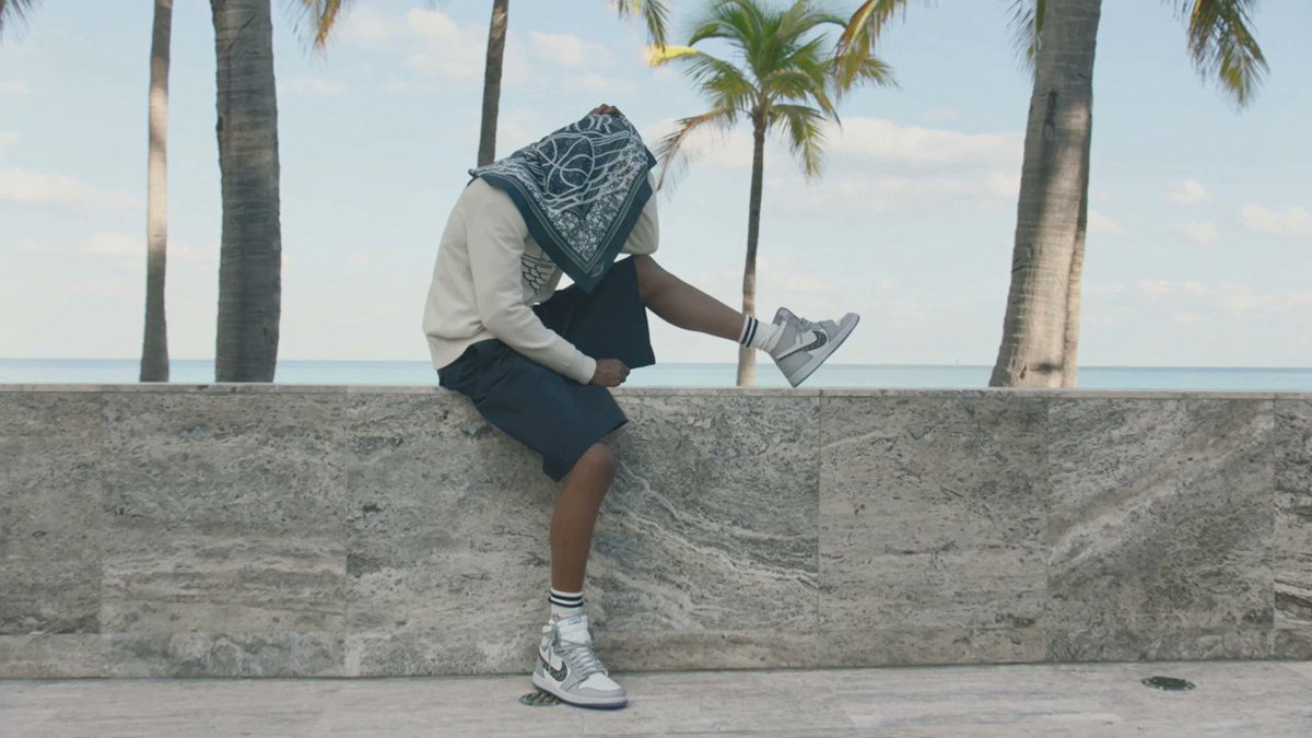 Japanicanblog Jordan X Dior コレクションオンライン限定で購入予約を近日受け付け開始 Pr Dior T Co Q0tm4mrhe2 7月8日より以下のディオール ブティックにて発売予定 ハウス オブ ディオール ギンザ メン ディオール 表参道 メン ディオール