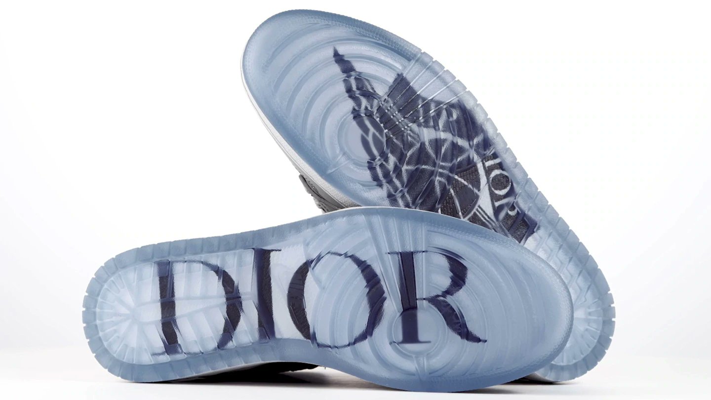 Japanicanblog Jordan X Dior コレクションオンライン限定で購入予約を近日受け付け開始 Pr Dior T Co Q0tm4mrhe2 7月8日より以下のディオール ブティックにて発売予定 ハウス オブ ディオール ギンザ メン ディオール 表参道 メン ディオール