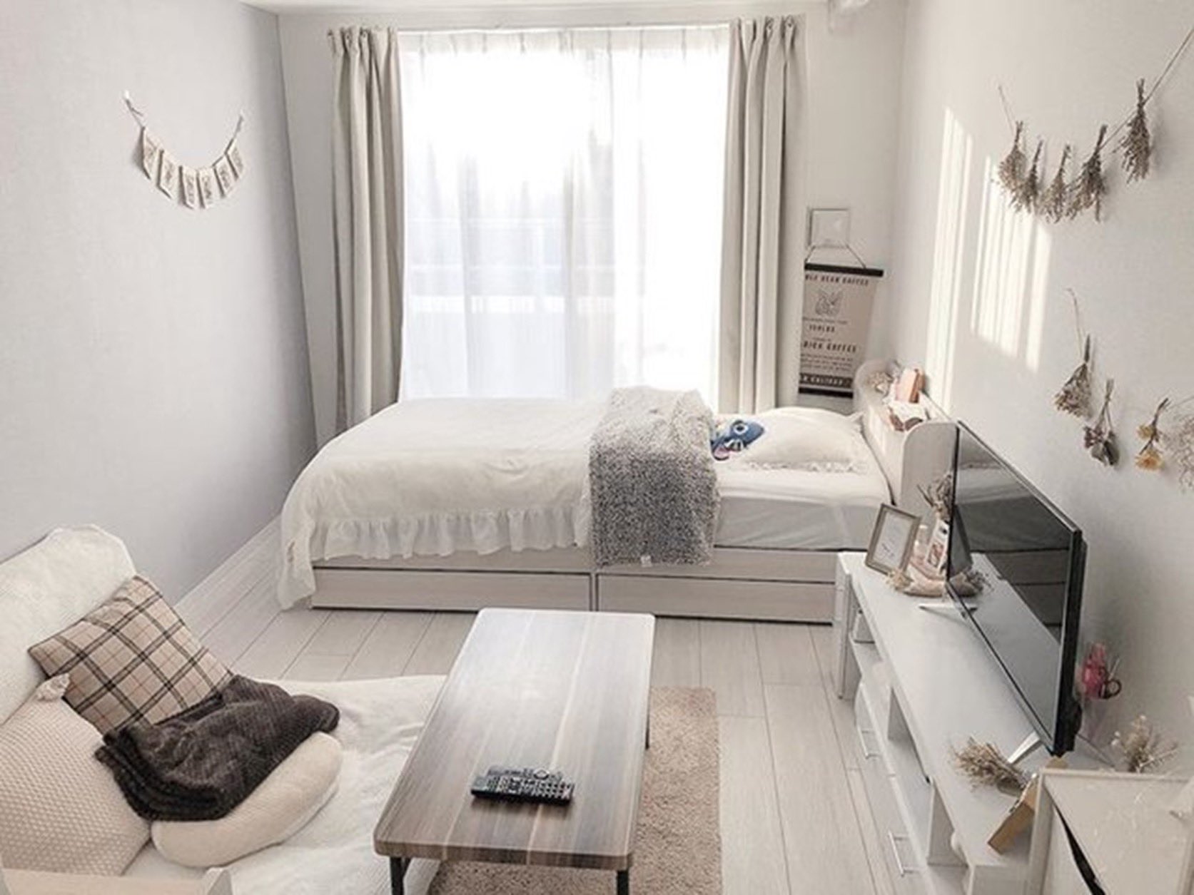 一人暮らしメディア とりぐら 在 Twitter 上 人気のナチュラルインテリアを自分の部屋に取り入れるコツをご紹介 ᴗ プロの インテリアコーディネーターさん直伝のコーディネートのポイントがいっぱい 韓国インテリアなど好きな人もおすすめです