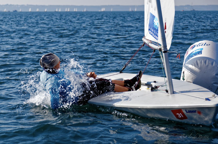 bpgrandouest's tweet photo. A l’heure où ils ré-ouvrent leurs portes, pas moins de 41 clubs nautiques bretons et ligériens s’apprêtent à recevoir des lots d’équipements flambants neufs ! ⛵️
@FFVoile @VoileBanquePop 
👉🖥️https://t.co/byGDJwKaso https://t.co/KPdIqM1EXT