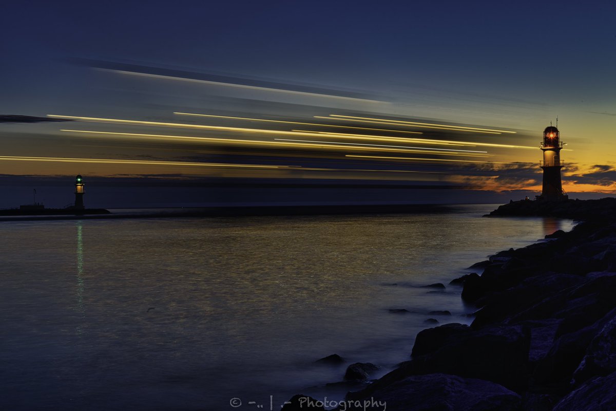 Dan_79525's tweet photo. Nächstes Mal mache ich das mit einem grauen Schiff/ Boot.... Freiwillige/ Interessierte ? 😉#lighttrace #sonyfanboy #warnemünde https://t.co/noyCAn2Xfe