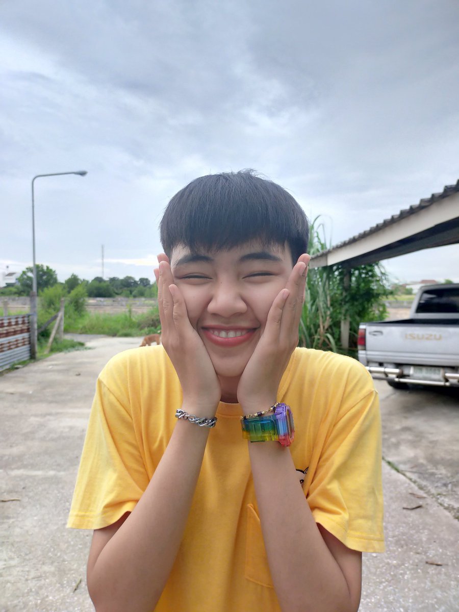 I_arayaa's tweet photo. ทรงดูไม่จริงจัง เเต่อยากบอกดังๆว่าจริงใจ 🤭
#แคปชั่น2020 #แคปชั่น #แคปชั่นอ่อย https://t.co/e7danuagG9