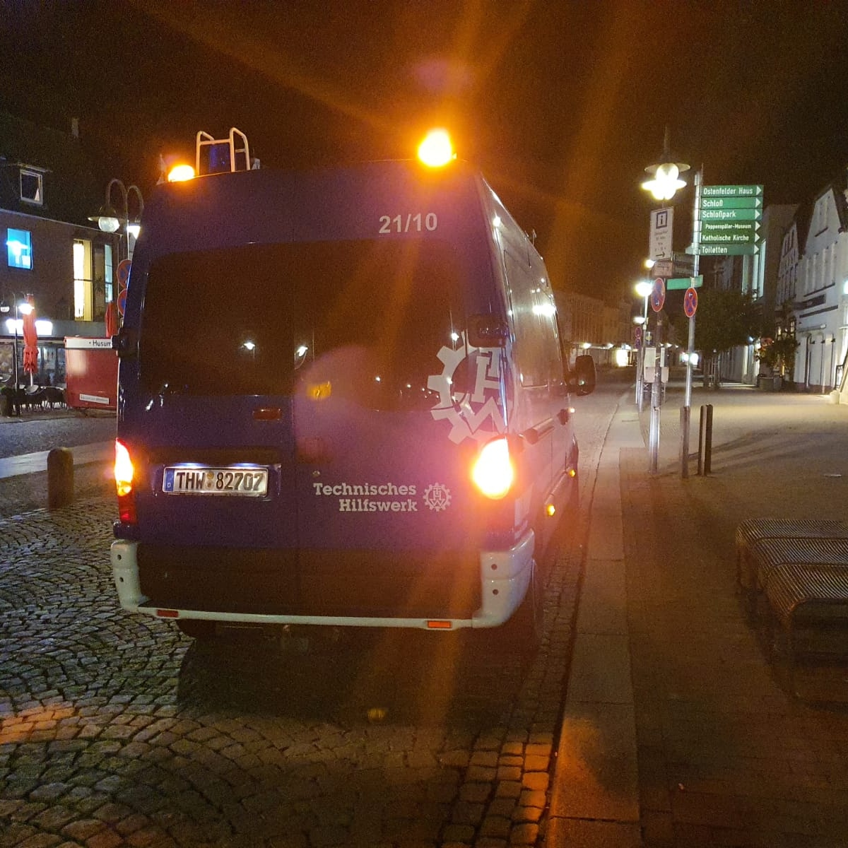 HusumOv's tweet photo. ++Einsatz++
📟 Einsatz-Nr.: 09/2020
⏰ Alarmzeit: 20.06.2020; 01.15 Uhr
📟 Alarmgrund: TH: auslaufende Betriebsstoffe
🚧 Einsatzort: Markt; 25813 Husum
💪 eingesetzte Kräfte: 0 / 2 / 4 = 6
🚙 eingesetzte Fahrzeuge: MTW TZ, MLW

Euer THW Ortsverband Husum
https://t.co/0nt3YEVzEX https://t.co/KdB2aDFqkz