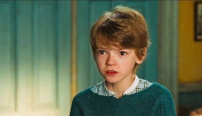 Do you know that Thomas Brodie-Sangster was actually 14 when he played a 7-year old kid in Nanny Mcphee? Now you know 